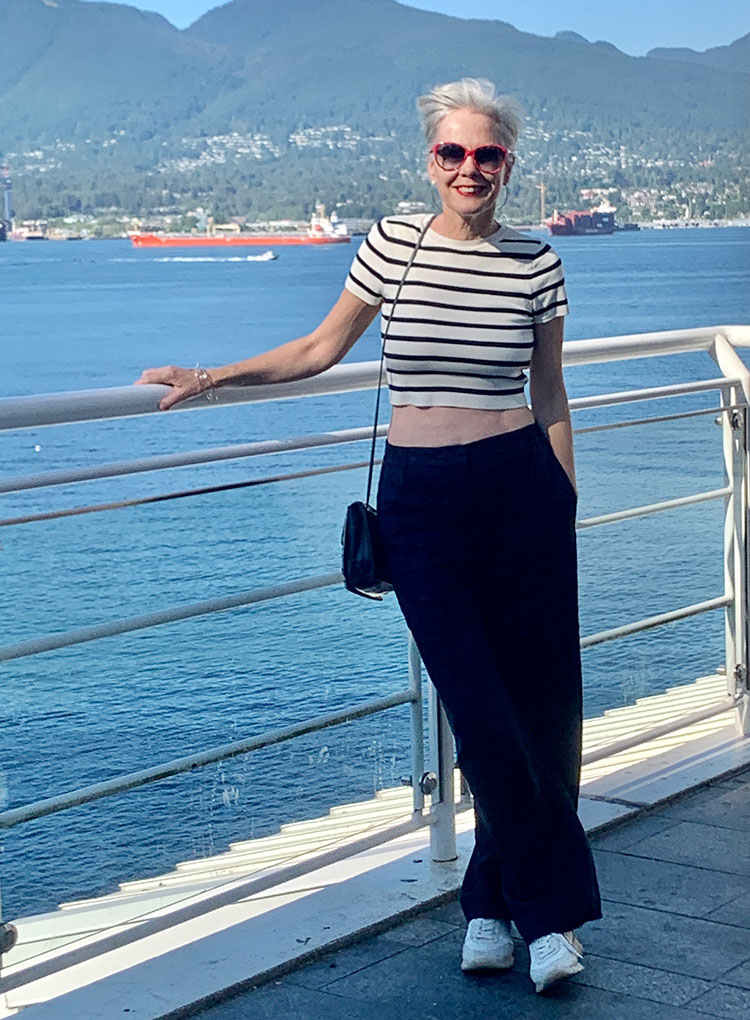 How to wear navy: Color palettes and styles for you to choose from